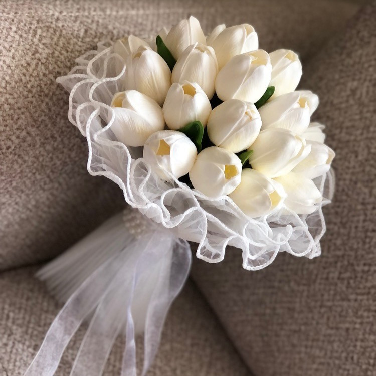 دسته گل عروس مصنوعی مدل لاله کد 025